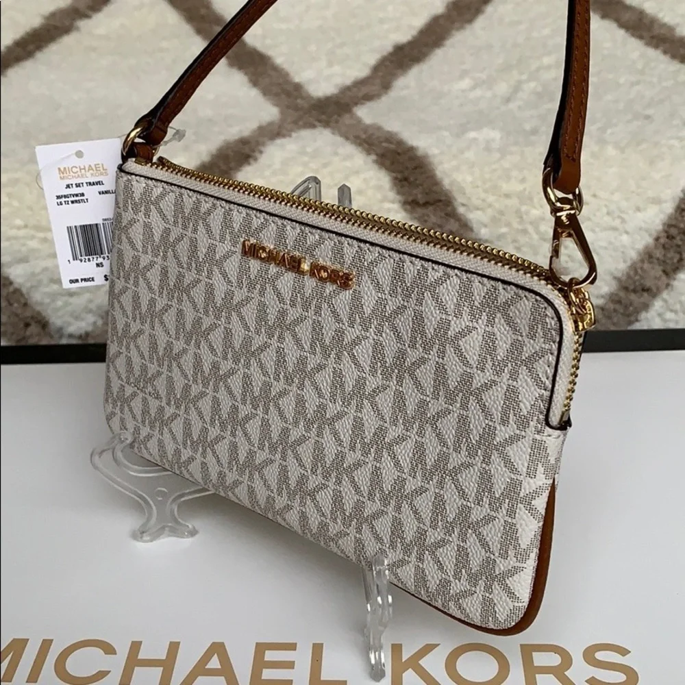 Michael Kors Jet Set Travel Lg Top Zip Wristlet